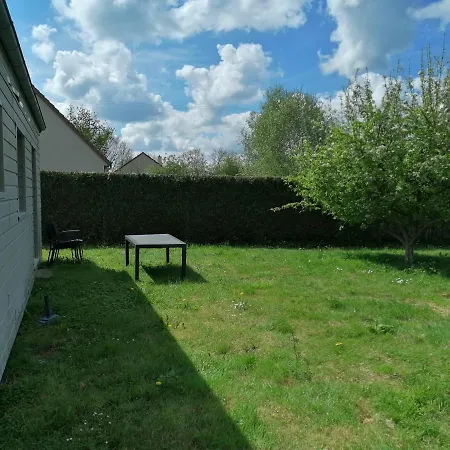Dom wakacyjny Maison Lumineuse Confortable Jardin Clos Au Calme Proche Plages Du Debarquement Et Bayeux